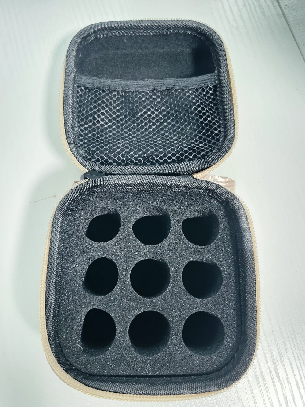 Compact 9-Slot Travel Case – Black & Tan